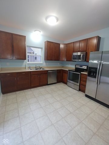 17337 Retford Drive, Westfield, IN 46074