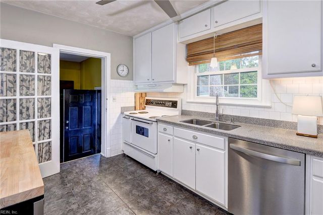 21 Westover RD, Newport News, VA 23601