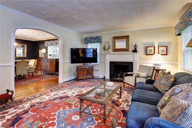 21 Westover RD, Newport News, VA 23601