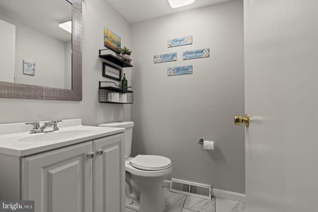 15 E TAMPA AVE, Cherry Hill, NJ 08034