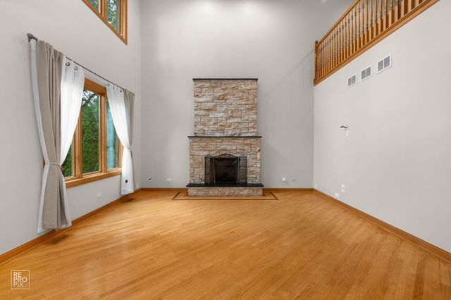 1017 E Red Oak Street, Addison, IL 60101