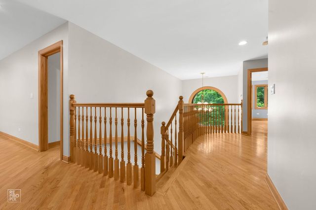 1017 E Red Oak Street, Addison, IL 60101