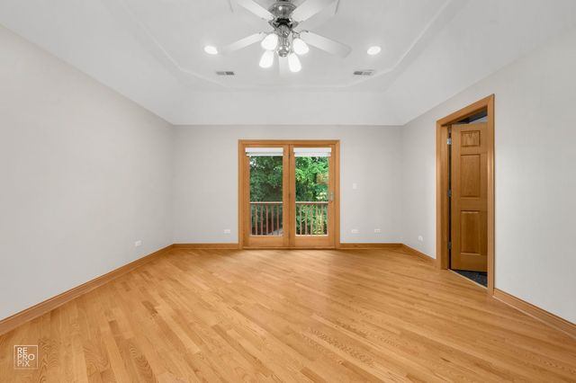 1017 E Red Oak Street, Addison, IL 60101