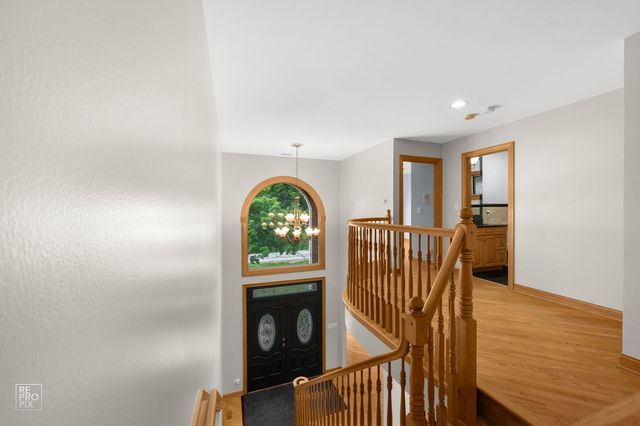 1017 E Red Oak Street, Addison, IL 60101