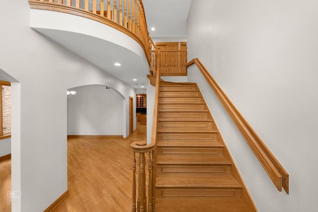 1017 E Red Oak Street, Addison, IL 60101