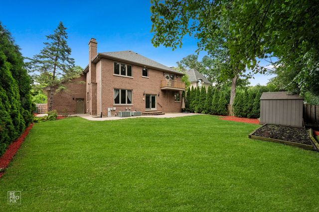 1017 E Red Oak Street, Addison, IL 60101