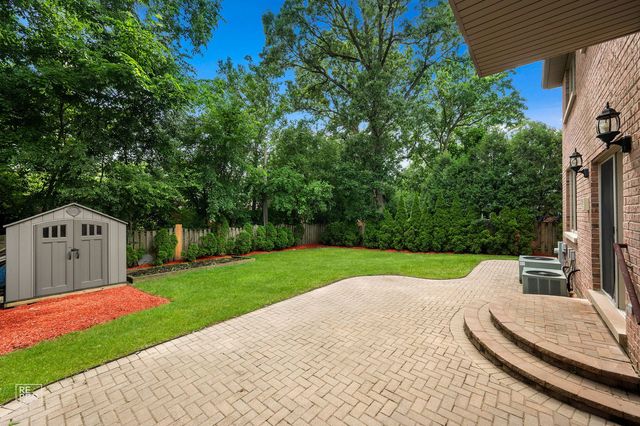 1017 E Red Oak Street, Addison, IL 60101