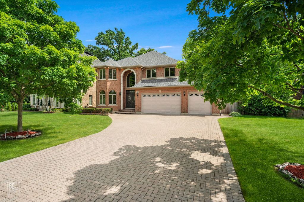 1017 E Red Oak Street, Addison, IL 60101
