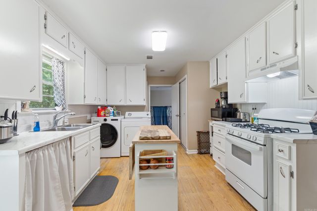 553 Nutt Farm Road, Bigelow, AR 72016