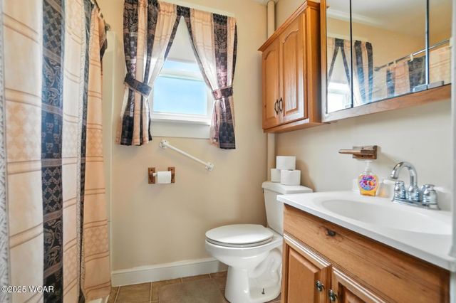 408 W Benton Street, Wapakoneta, OH 45895