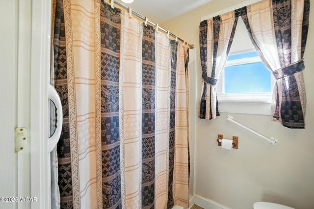 408 W Benton Street, Wapakoneta, OH 45895