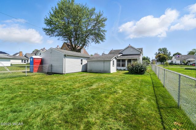 408 W Benton Street, Wapakoneta, OH 45895