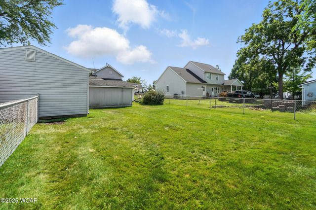 408 W Benton Street, Wapakoneta, OH 45895