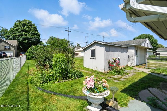 408 W Benton Street, Wapakoneta, OH 45895