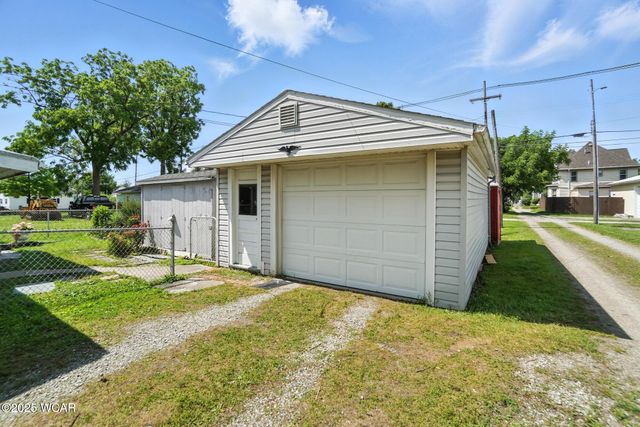 408 W Benton Street, Wapakoneta, OH 45895