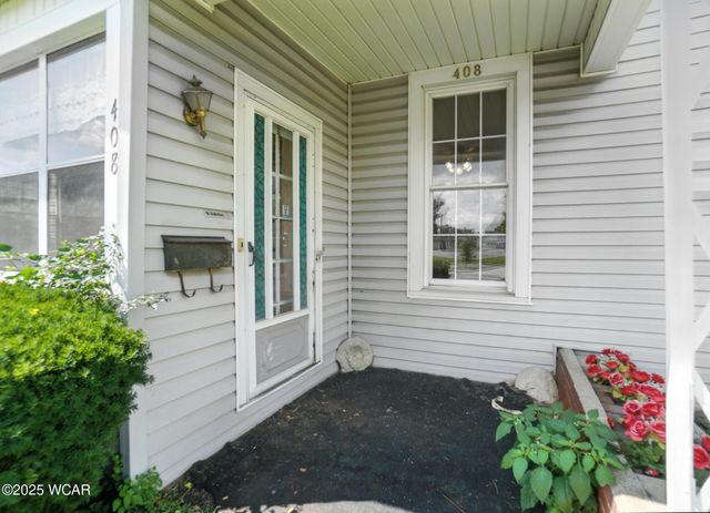 408 W Benton Street, Wapakoneta, OH 45895