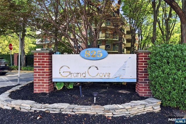 100 Grand Cove Way 5H, Edgewater, NJ 07020