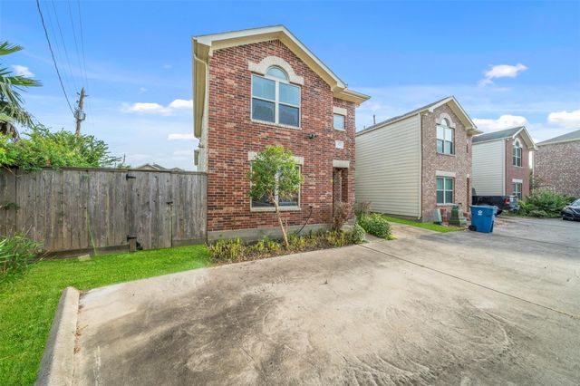 5951 S Loop E 57, Houston, TX 77033