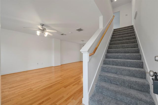 5951 S Loop E 57, Houston, TX 77033