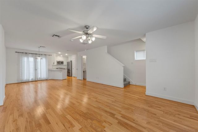 5951 S Loop E 57, Houston, TX 77033