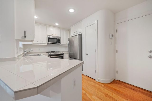 5951 S Loop E 57, Houston, TX 77033