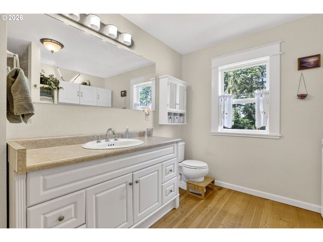 33951 Se COUPLAND Rd, Estacada, OR 97023
