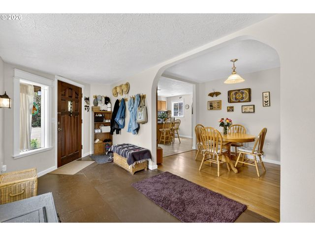 33951 Se COUPLAND Rd, Estacada, OR 97023