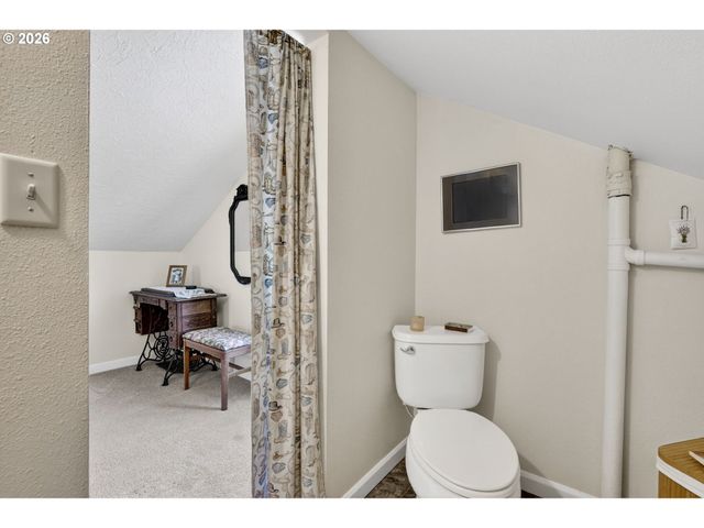 33951 Se COUPLAND Rd, Estacada, OR 97023