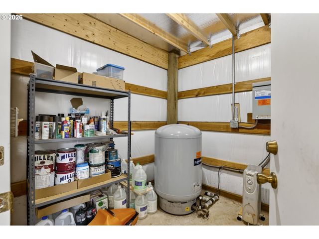33951 Se COUPLAND Rd, Estacada, OR 97023