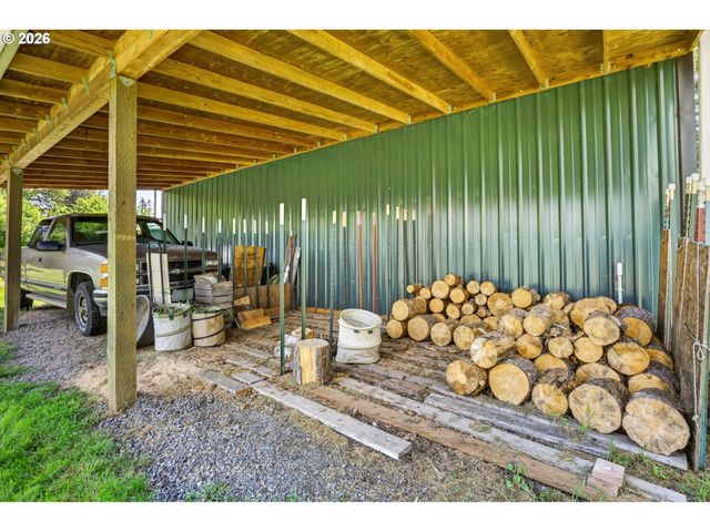 33951 Se COUPLAND Rd, Estacada, OR 97023