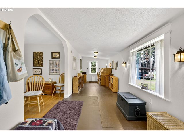 33951 Se COUPLAND Rd, Estacada, OR 97023