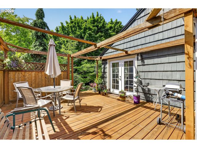 33951 Se COUPLAND Rd, Estacada, OR 97023