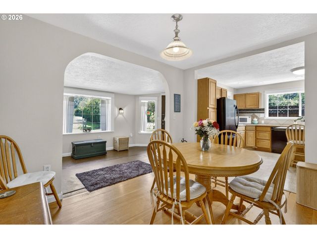 33951 Se COUPLAND Rd, Estacada, OR 97023