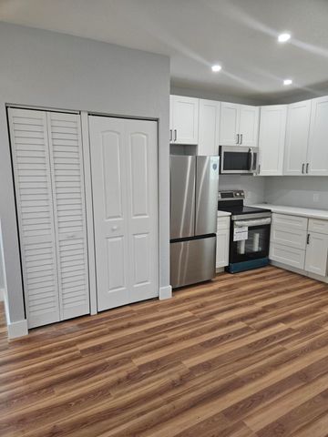 717 Selkirk Street, West Palm Beach, FL 33405
