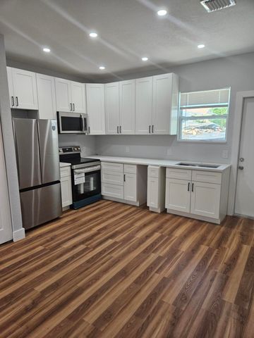 717 Selkirk Street, West Palm Beach, FL 33405