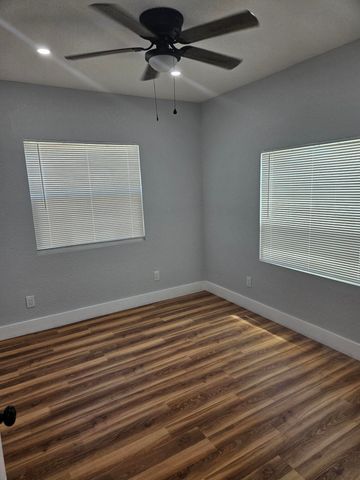 717 Selkirk Street, West Palm Beach, FL 33405