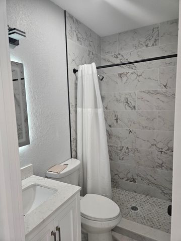 717 Selkirk Street, West Palm Beach, FL 33405