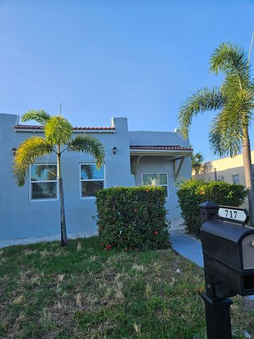 717 Selkirk Street, West Palm Beach, FL 33405
