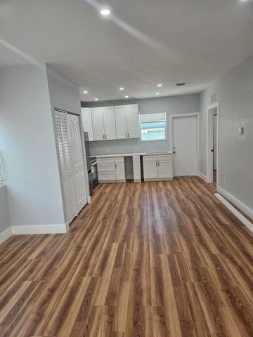 717 Selkirk Street, West Palm Beach, FL 33405