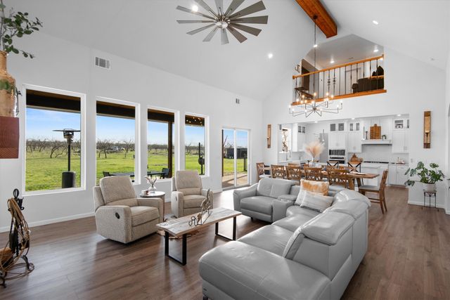 601 Gin Road, Ennis, TX 75119