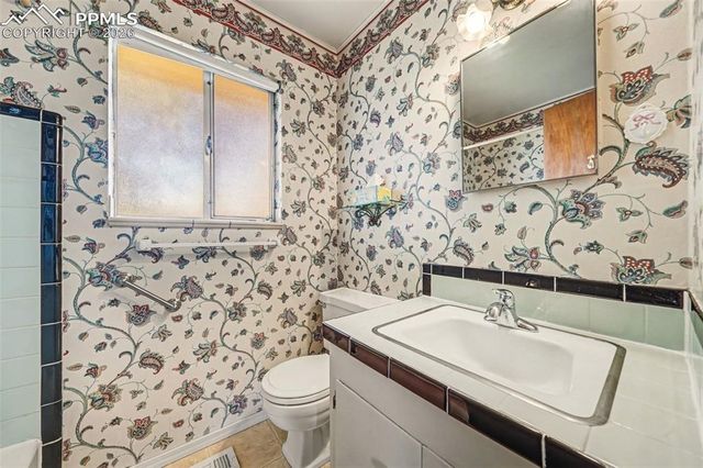 50 N Dartmouth Street, Colorado Springs, CO 80911