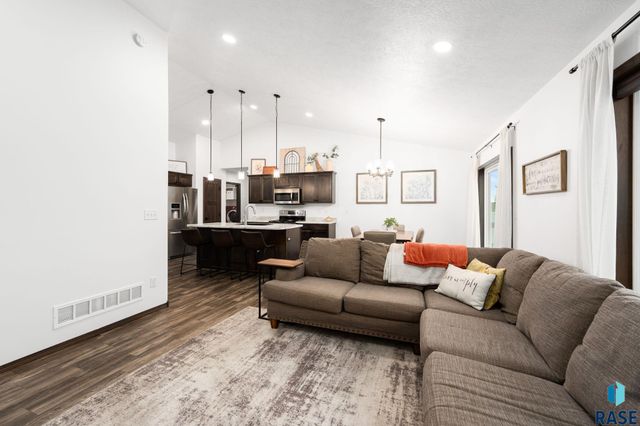 710 Prairieside Trl Trail, Harrisburg, SD 57032