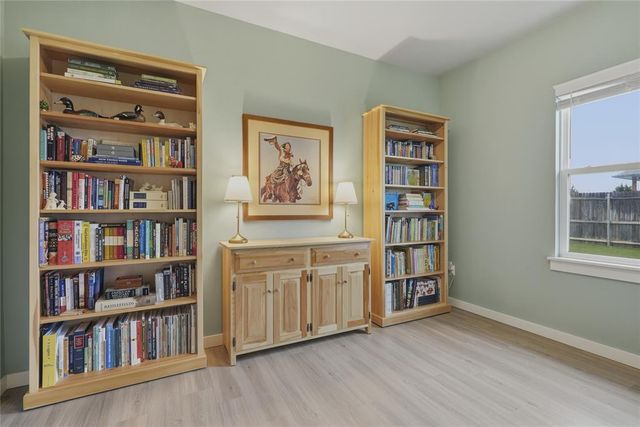 1261 Round Leaf Road, Edmond, OK 73034