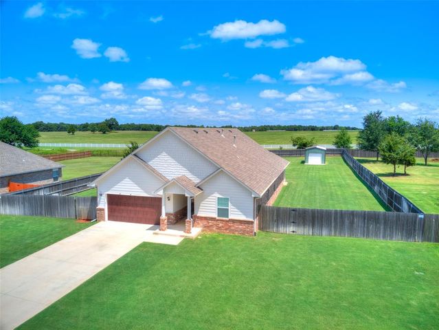 1261 Round Leaf Road, Edmond, OK 73034
