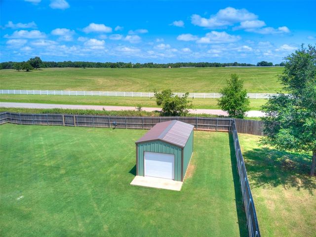1261 Round Leaf Road, Edmond, OK 73034