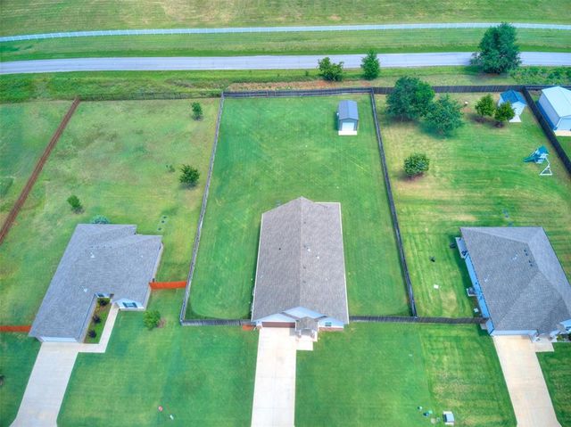 1261 Round Leaf Road, Edmond, OK 73034
