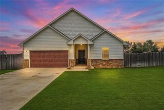 1261 Round Leaf Road, Edmond, OK 73034
