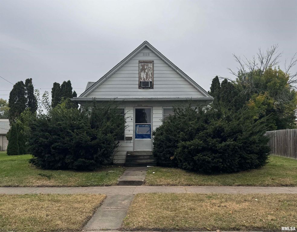 1534 39TH Street, Rock Island, IL 61201