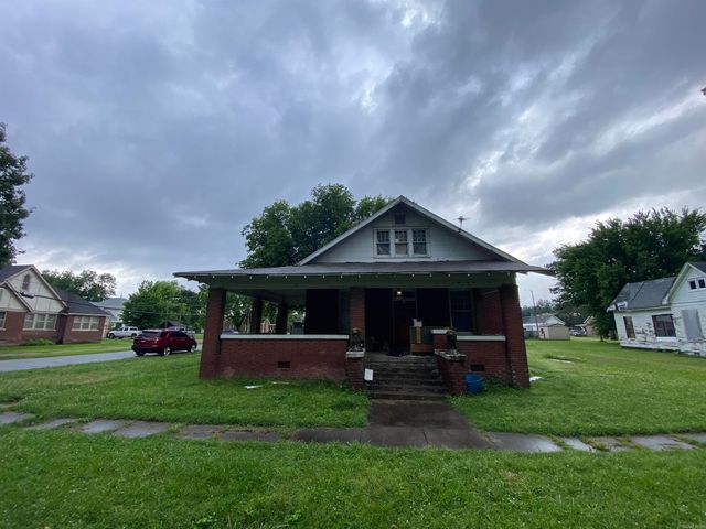 101 NE 4th, England, AR 72046