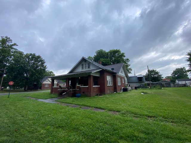 101 NE 4th, England, AR 72046